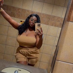 Meet your Posher, Kencia